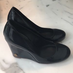 Tory Burch Annelise Navy Patent Wedge